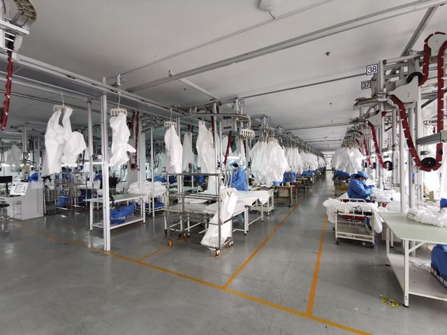 緊急轉(zhuǎn)產(chǎn)!桓臺牛仔服生產(chǎn)企業(yè)全力生產(chǎn)防護用品